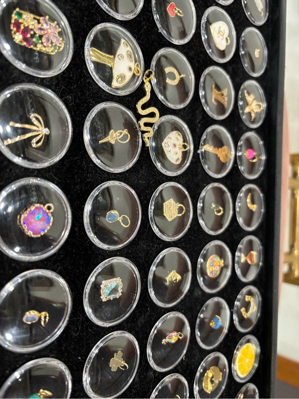 Designer charms and more. 51 pieces - Picture 5 of 10